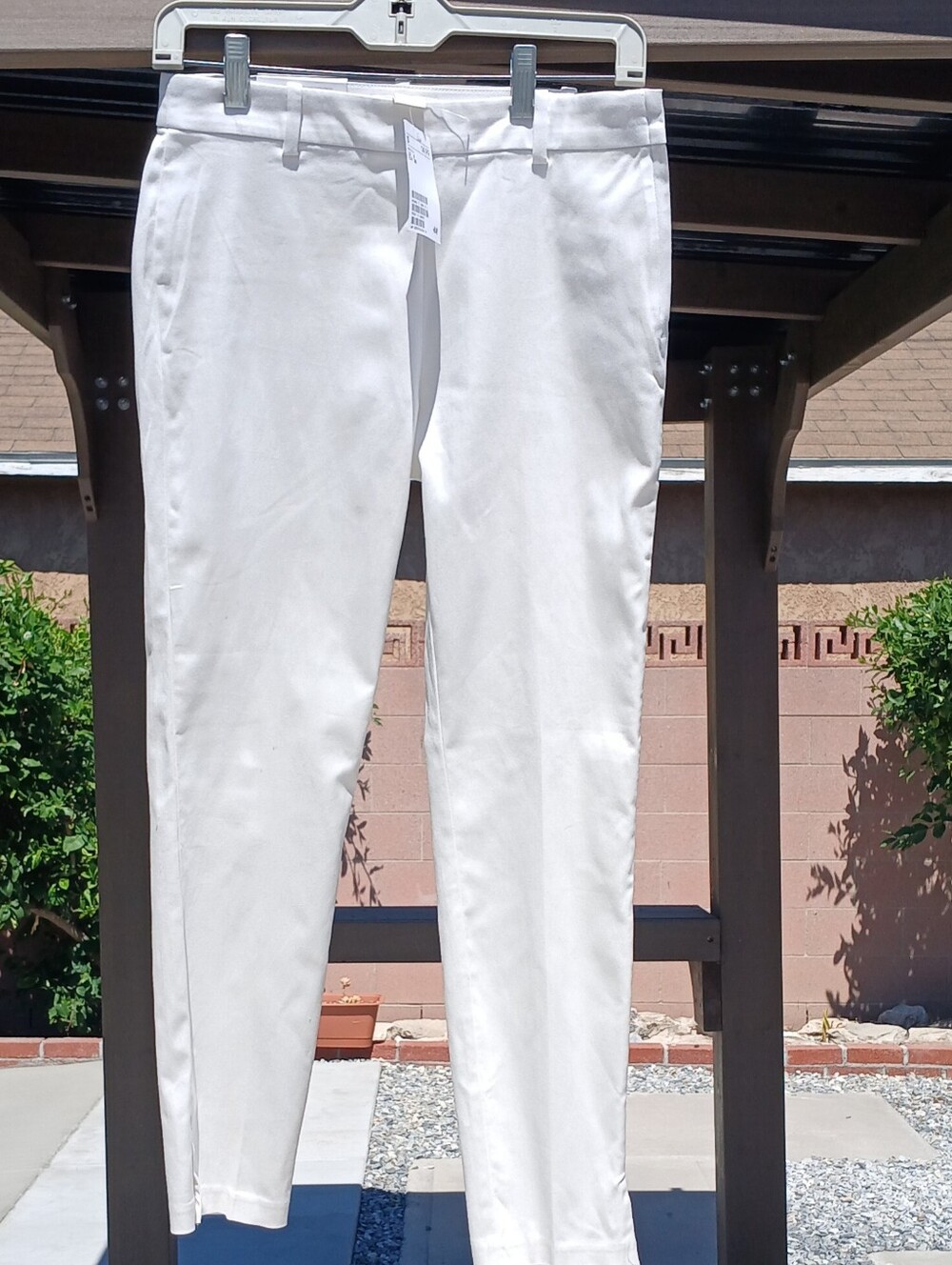 H&M White Women’s Cropped Slim Ankle Jeans